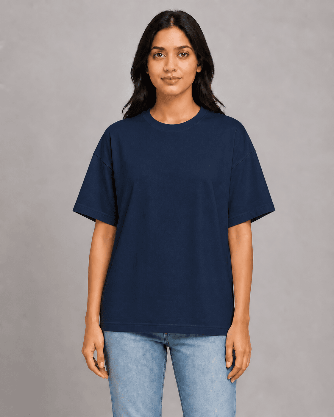 Oversized Navy t-shirt worn by a printengine studio model